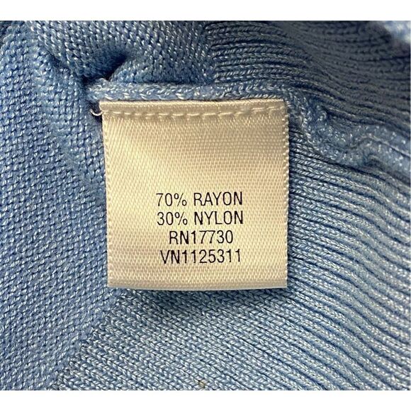 Liz Lange Maternity SZ M Woman’s Stylish Baby Blue V-Neck Top/Blouse/Sweater - Picture 5 of 10